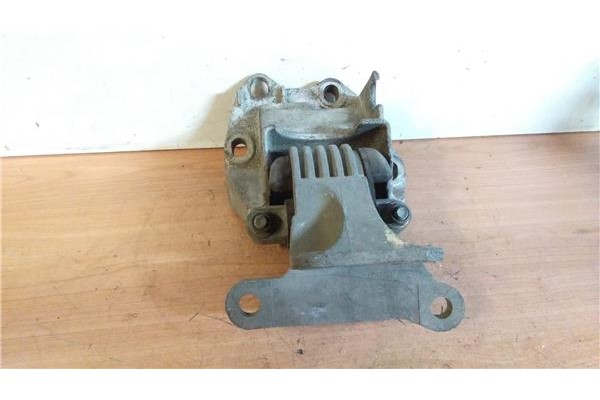 Recambio de soporte motor para ford fiesta berlina (dx) 1.8 ambiente referencia OEM IAM XS617M125AC  