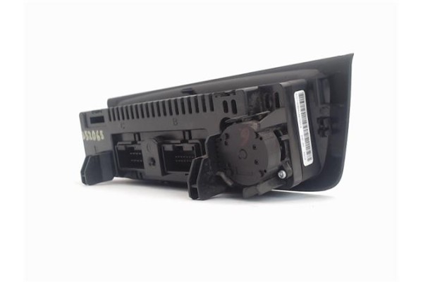 Recambio de mandos climatizador para seat ibiza berlina (6j5) 1.9 tdi referencia OEM IAM   