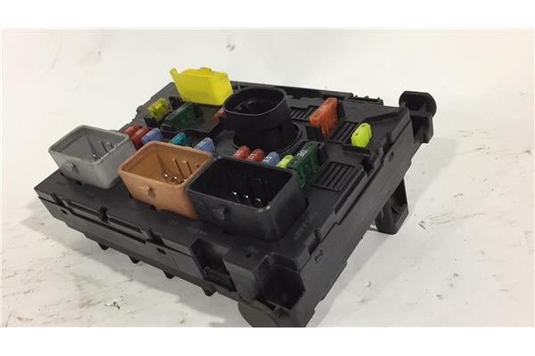 Recambio de caja fusibles/rele para peugeot 307 (3a/c) 2.0 hdi 135 referencia OEM IAM 9661087080 11229615 