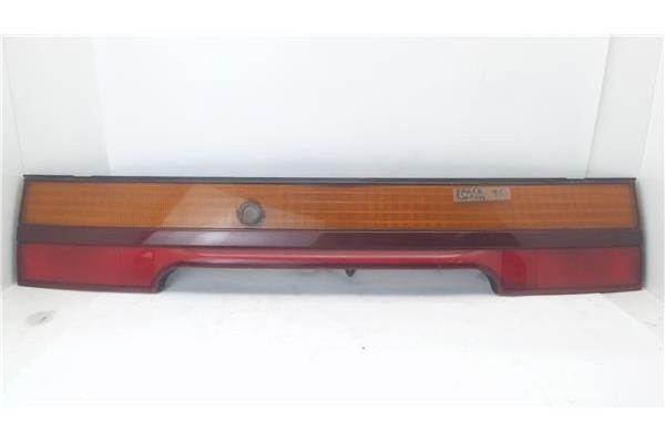 Recambio de piloto trasero central para mitsubishi space wagon (n30/n40) referencia OEM IAM   