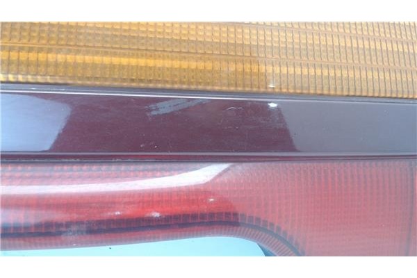 Recambio de piloto trasero central para mitsubishi space wagon (n30/n40) referencia OEM IAM   