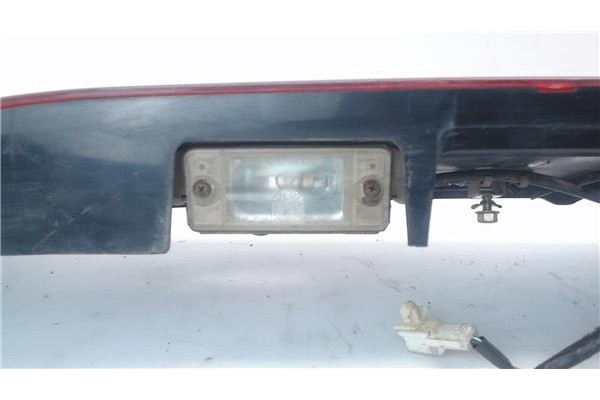 Recambio de piloto trasero central para mitsubishi space wagon (n30/n40) referencia OEM IAM   