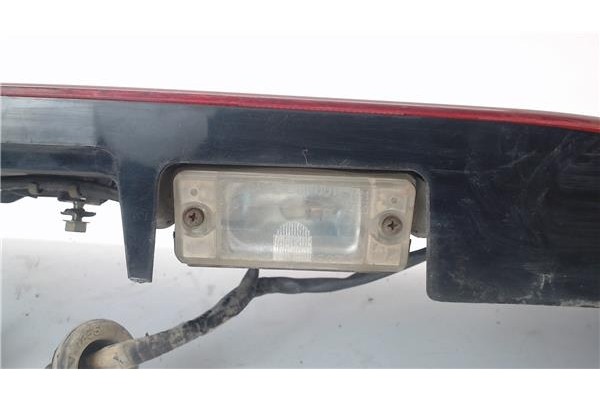 Recambio de piloto trasero central para mitsubishi space wagon (n30/n40) referencia OEM IAM   