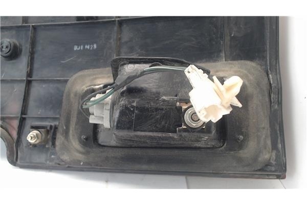 Recambio de piloto trasero central para mitsubishi space wagon (n30/n40) referencia OEM IAM   