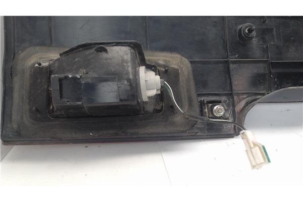 Recambio de piloto trasero central para mitsubishi space wagon (n30/n40) referencia OEM IAM   