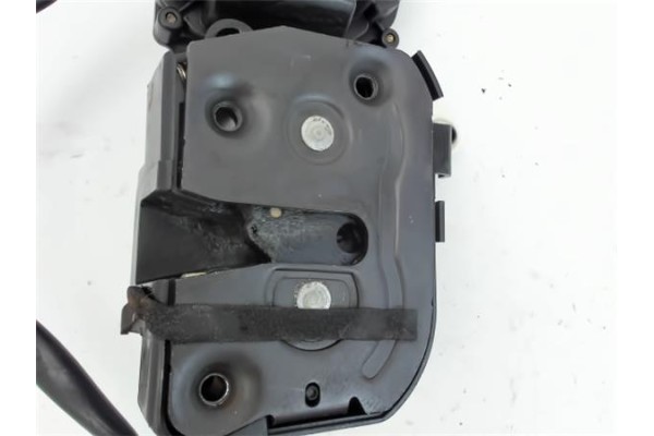 Recambio de cierre electromagnetico delantero derecho para mazda premacy (cp) 1.8 referencia OEM IAM CB07-58-310B  
