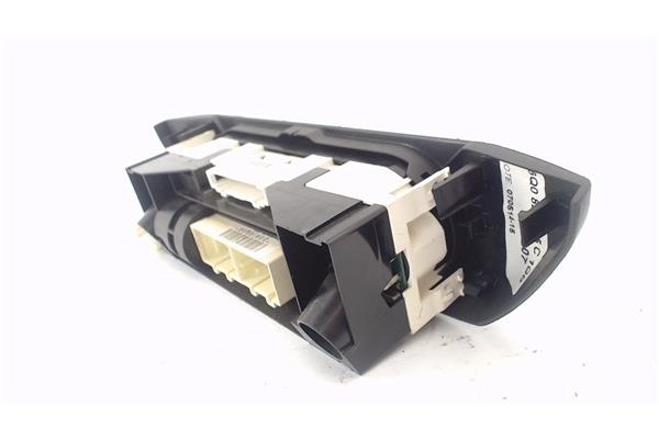 Recambio de mandos climatizador para volkswagen polo iv (9n3) 1.4 advance referencia OEM IAM 6Q0820045G  