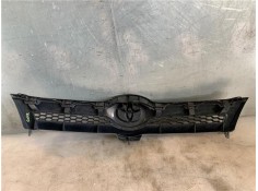 Recambio de rejilla paragolpes delantero para toyota corolla verso (r1) 2.2 d-4d referencia OEM IAM 531110F020  