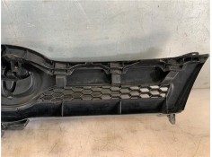 Recambio de rejilla paragolpes delantero para toyota corolla verso (r1) 2.2 d-4d referencia OEM IAM 531110F020  