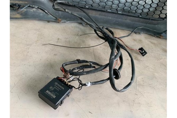 Recambio de paragolpes delantero para toyota corolla verso (r1) 2.2 d-4d referencia OEM IAM 521190F900  