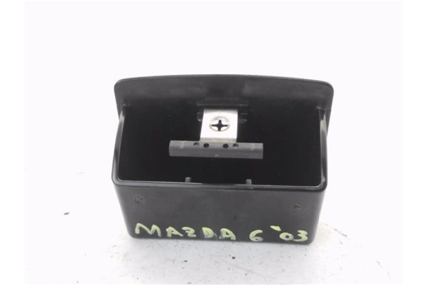 Recambio de cenicero para mazda 6 berlina (gg) 1.8 active (4-ptas.) referencia OEM IAM GJ6A64661  