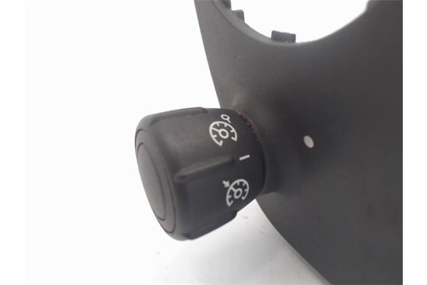 Recambio de mando de luces para renault scenic ii (jm) referencia OEM IAM 8200206738 61890007 