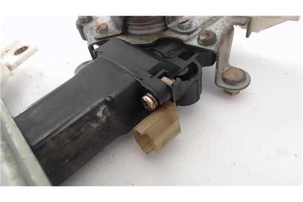 Recambio de mecanismo elevalunas delantero derecho para hyundai accent (x3) 1.5 i 12v referencia OEM IAM 8240422011  