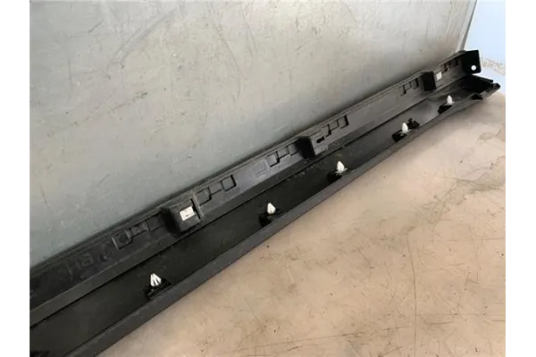 Recambio de spoiler talonera lat. derecha para ford explorer (ctw) híbrido st-line plug-in-hybrid 4x4 referencia OEM IAM R2KBR10