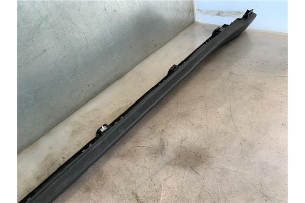 Recambio de spoiler talonera lat. izquierda para ford explorer (ctw) híbrido st-line plug-in-hybrid 4x4 referencia OEM IAM R2KBR