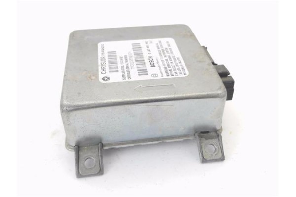 Recambio de centralita airbag para chrysler voyager gs 2.5 td referencia OEM IAM 4686242 0285001093 
