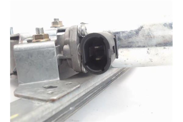 Recambio de mecanismo elevalunas delantero derecho para opel vivaro 2.5 dti referencia OEM IAM 4422917 93867657 