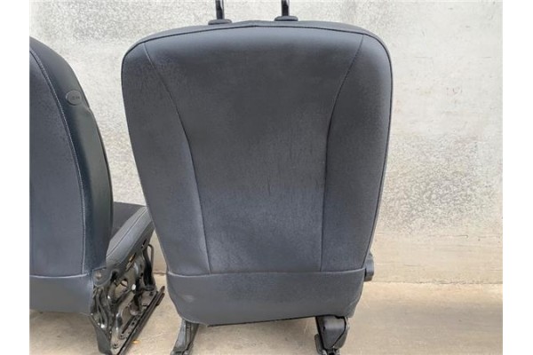 Recambio de juego asientos para renault clio iii referencia OEM IAM   