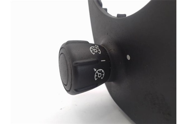 Recambio de mando de luces para renault scenic ii (jm) referencia OEM IAM 8200206738 61890007 