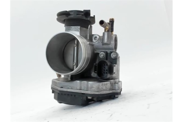 Recambio de caja mariposa aire para volkswagen bora berlina (1j2) 2.0 referencia OEM IAM 06A133064H  