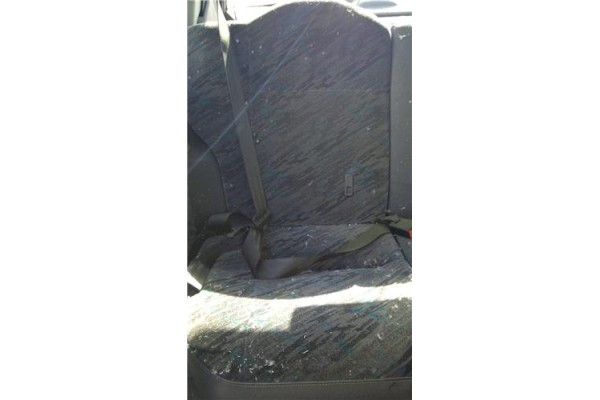 Recambio de asientos traseros para citroen saxo 1.6 vts 16v referencia OEM IAM 715249  
