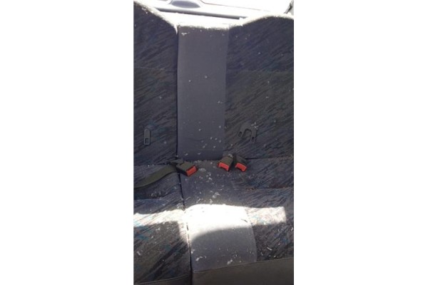 Recambio de asientos traseros para citroen saxo 1.6 vts 16v referencia OEM IAM 715249  