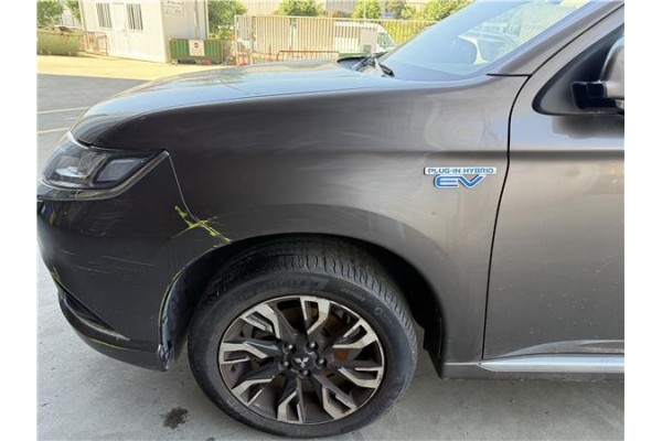 Recambio de aleta delantero izquierda para mitsubishi outlander (gf0/gg0) 2.0 phev kaiteki 4wd (gg2w) referencia OEM IAM 5220L10