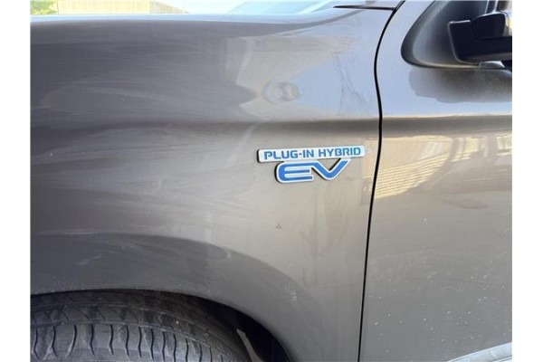 Recambio de aleta delantero izquierda para mitsubishi outlander (gf0/gg0) 2.0 phev kaiteki 4wd (gg2w) referencia OEM IAM 5220L10