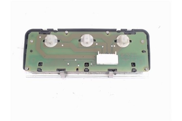 Recambio de luz trasero central techo para bmw serie 1 berlina (e81/e87) 2.0 120d referencia OEM IAM 695125302  