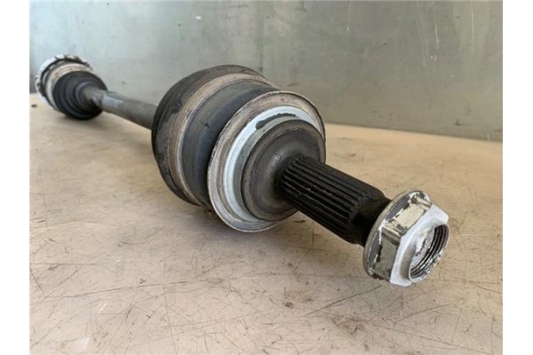 Recambio de palier trasero izquierdo para mercedes-benz vito furgón (639) 2.1 111cdi referencia OEM IAM A6393500710 A6393501410 
