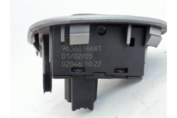 Recambio de mando elevalunas para peugeot 307 break / sw (s1) 1.6 hdi 110 referencia OEM IAM 96360166XT 02046 