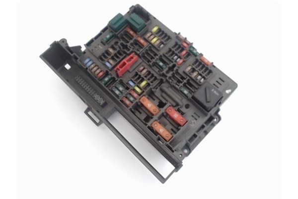 Recambio de caja fusibles/rele para bmw serie 1 berlina (e81/e87) 2.0 120d referencia OEM IAM 9119446  