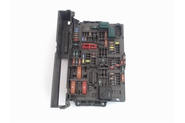 Recambio de caja fusibles/rele para bmw serie 1 berlina (e81/e87) 2.0 120d referencia OEM IAM 9119446  