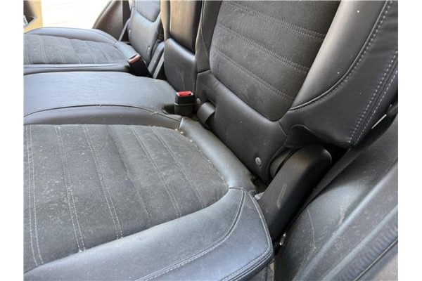 Recambio de asientos traseros para mitsubishi outlander (gf0/gg0) 2.0 phev kaiteki 4wd (gg2w) referencia OEM IAM 6902C609XA  
