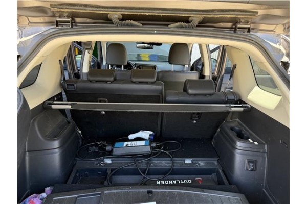 Recambio de asientos traseros para mitsubishi outlander (gf0/gg0) 2.0 phev kaiteki 4wd (gg2w) referencia OEM IAM 6902C609XA  