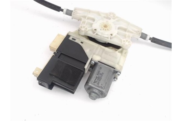 Recambio de mecanismo elevalunas delantero izquierdo para citroen c4 berlina 1.4 16v referencia OEM IAM 9657133680  