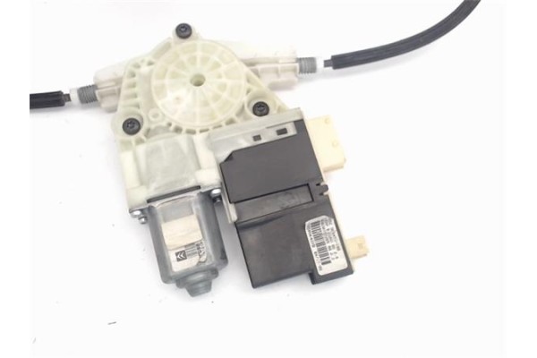 Recambio de mecanismo elevalunas delantero izquierdo para citroen c4 berlina 1.4 16v referencia OEM IAM 9657133680  