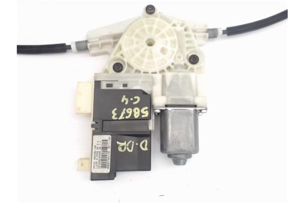 Recambio de mecanismo elevalunas delantero derecho para citroen c4 berlina 1.4 16v referencia OEM IAM 9657133580  