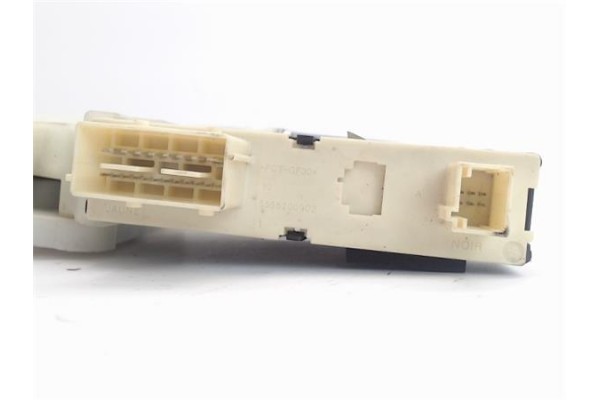 Recambio de mecanismo elevalunas delantero derecho para citroen c4 berlina 1.4 16v referencia OEM IAM 9657133580  