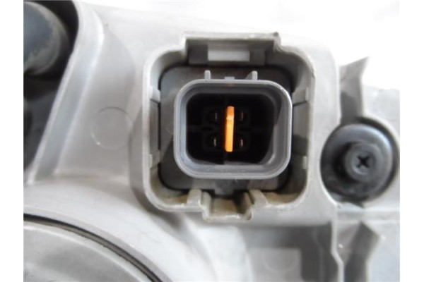 Recambio de faro delantero izquierdo para kia carnival 2.9 td referencia OEM IAM 92101E  