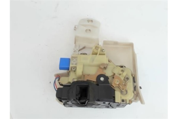 Recambio de cierre electromagnetico delantero derecho para volkswagen polo iv (9n1) 1.9 sdi referencia OEM IAM 3B1837016BR 10002