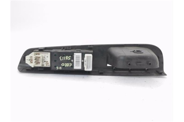 Recambio de mando elevalunas delantero izquierdo para kia ceed (ed) 1.6 concept referencia OEM IAM 369493 823511H110 