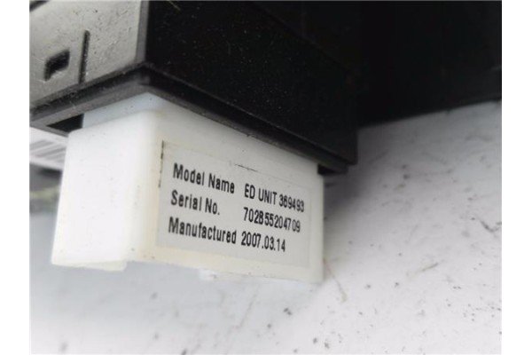 Recambio de mando elevalunas delantero izquierdo para kia ceed (ed) 1.6 concept referencia OEM IAM 369493 823511H110 