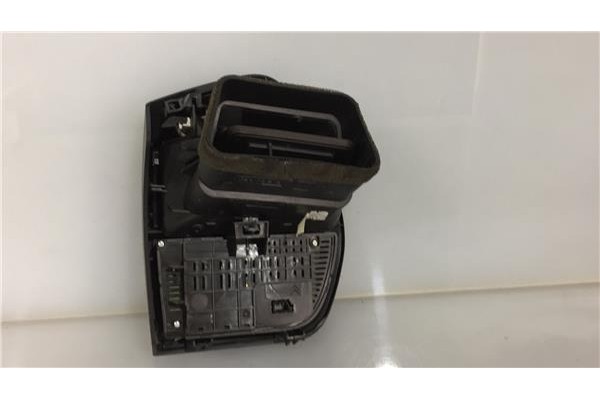 Recambio de rejilla entrada de aire para citroen c4 grand picasso 1.8 i 16v referencia OEM IAM 9650868877  