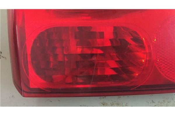Recambio de piloto trasero izquierdo para renault twingo ii 1.2 acces referencia OEM IAM 8200387888  