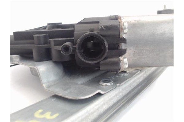 Recambio de mecanismo elevalunas delantero derecho para dacia logan 1 1.6 prestige referencia OEM IAM 400727G  