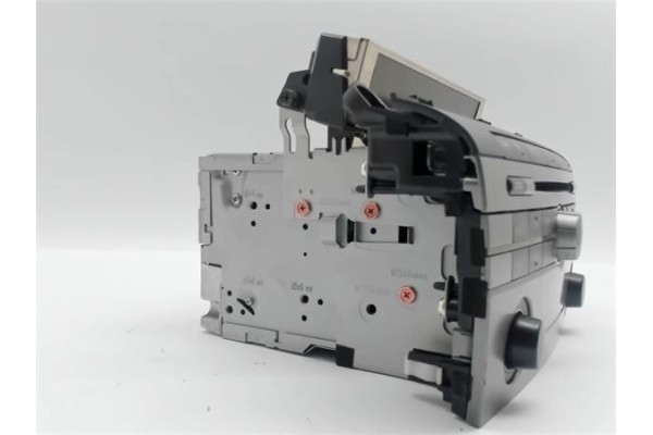 Recambio de radio / cd para mazda 3 sedán (bk) 1.6 referencia OEM IAM 14798108 BS3T66AR0 