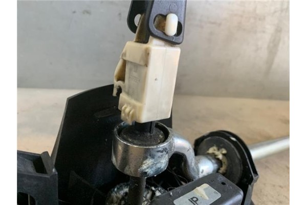 Recambio de palanca de cambio para opel meriva 1.3 cdti referencia OEM IAM 5738022  