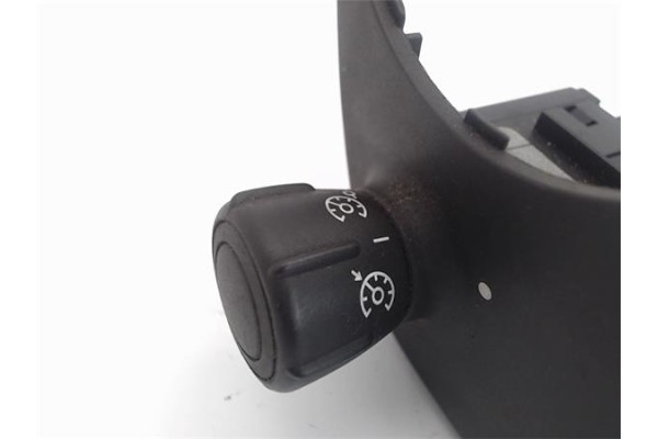 Recambio de mando de luces para renault scenic ii (jm) referencia OEM IAM 8200206738 61890007 