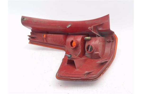 Recambio de piloto trasero derecho para citroen c4 berlina 1.6 hdi referencia OEM IAM 9655863980  